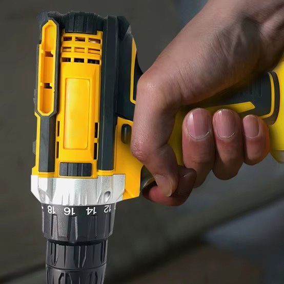 Акумуляторний шуруповерт із LED підсвічуванням портативний 12V зі змінними акумуляторами з набором інструментів у кейсі (AS063) 109000107400 фото